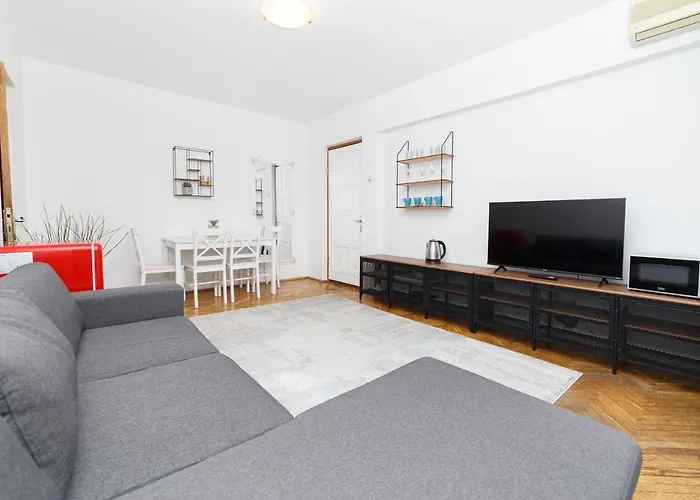 Daire Color Ap Calea Victoriei 12c