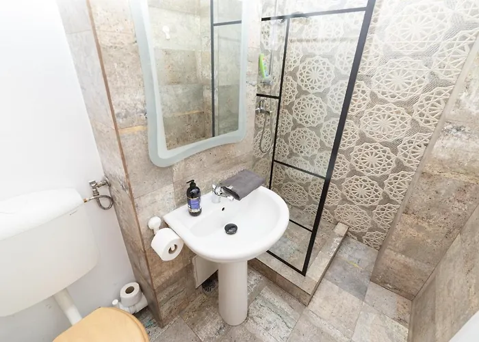 Color Ap Calea Victoriei 12c * Бухарест