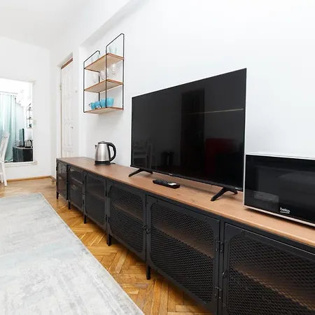 Color Ap Calea Victoriei 12c Daire *