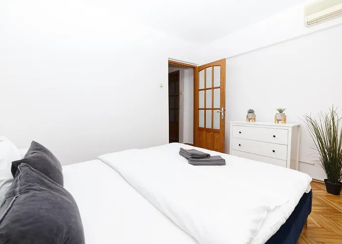 アパート Color Ap Calea Victoriei 12c ブカレスト